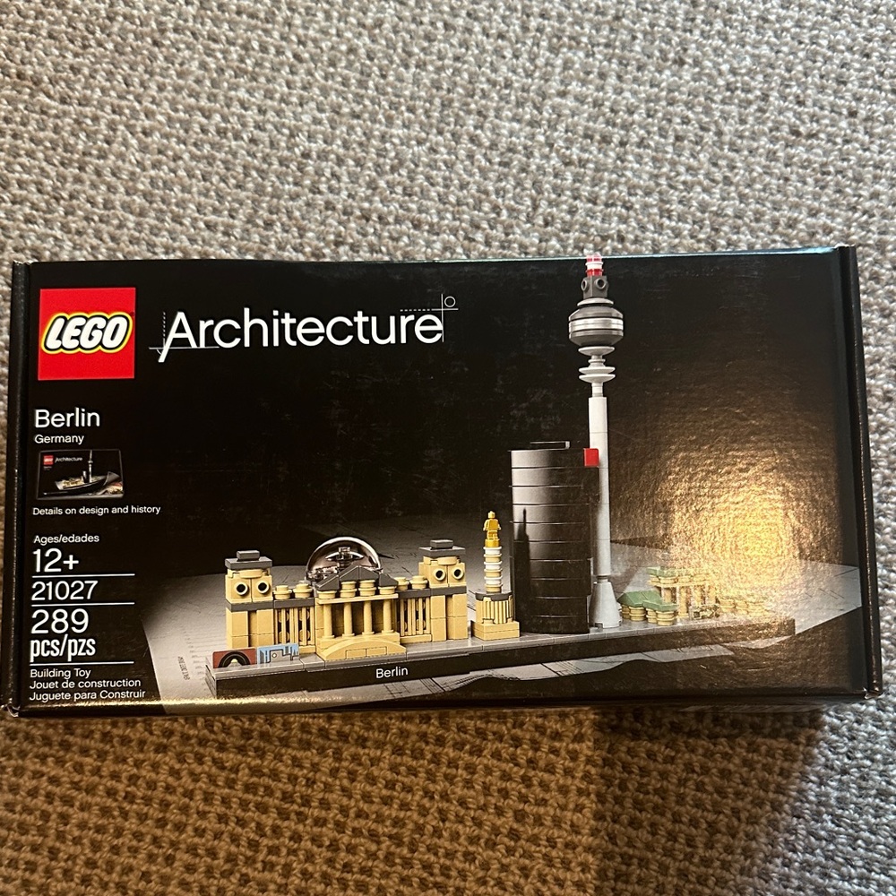 LEGO Architecture Berlin Skyline Set - 21027